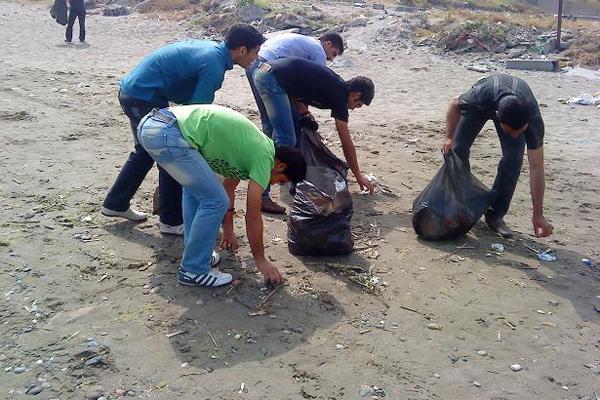 برگزاری همایش پاکسازی سواحل در محمودآباد